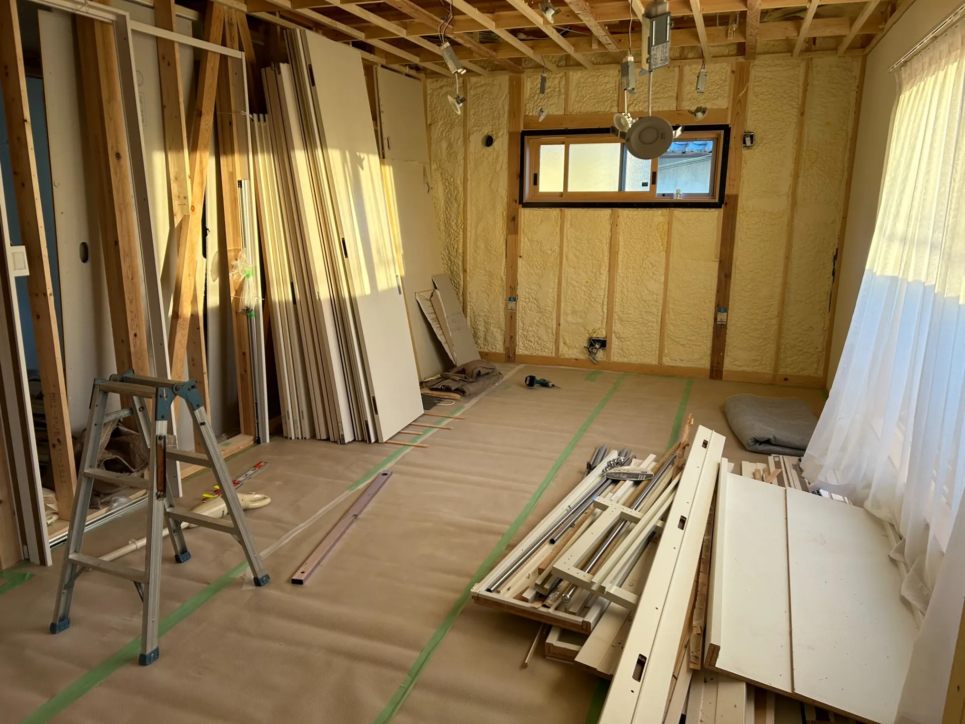 壁・天井下地の解体